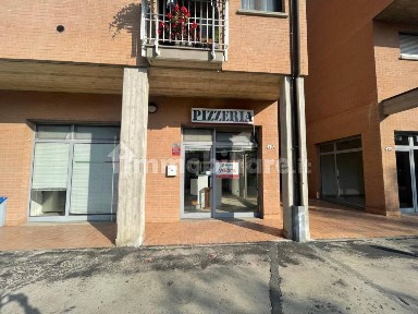 Locale commerciale in Vendita