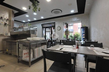 Locale commerciale in Vendita