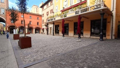 Locale commerciale in Vendita