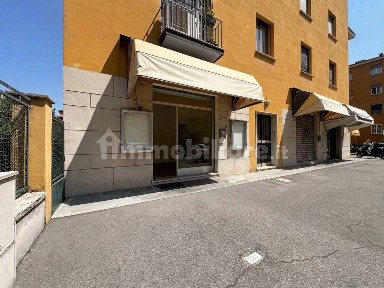 Locale commerciale in Vendita