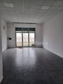 Locale commerciale in Vendita
