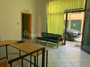 Locale commerciale in Vendita
