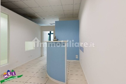 Locale commerciale in Vendita