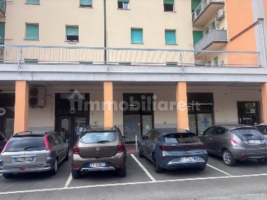 Locale commerciale in Vendita