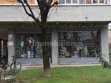 Locale commerciale in Vendita