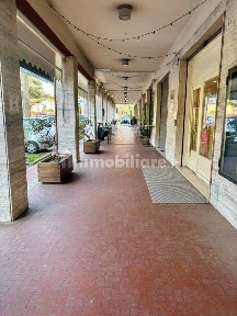 Locale commerciale in Vendita