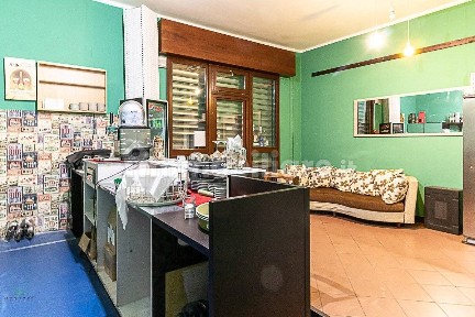 Locale commerciale in Vendita