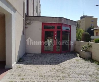 Locale commerciale in Vendita