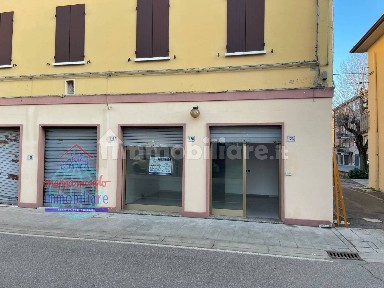 Locale commerciale in Vendita