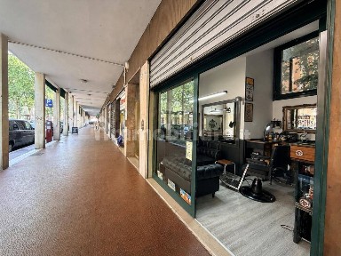 Locale commerciale in Vendita
