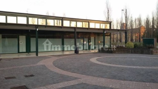 Locale commerciale in Vendita