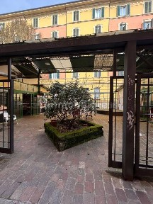 Locale commerciale in Vendita