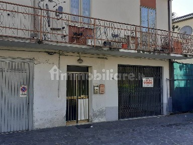 Locale commerciale in Vendita
