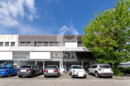 Locale commerciale in Vendita