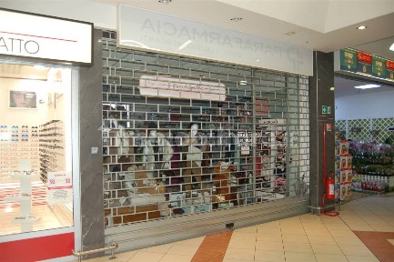 Locale commerciale in Vendita