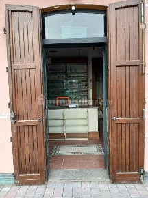 Locale commerciale in Vendita