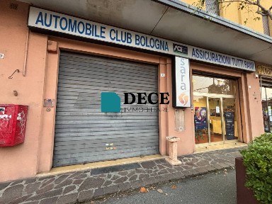 Locale commerciale in Vendita