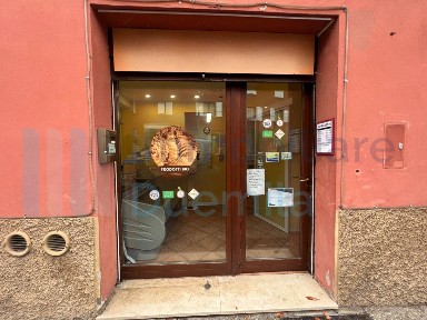 Locale commerciale in Vendita