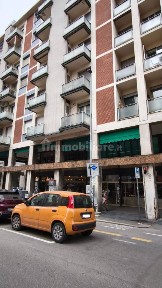 Locale commerciale in Vendita