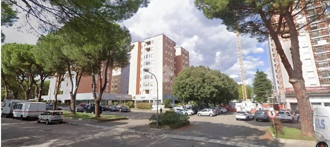 Locale commerciale in Vendita