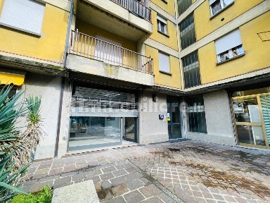 Locale commerciale in Vendita