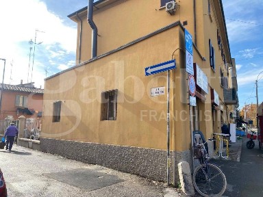 Locale commerciale in Vendita