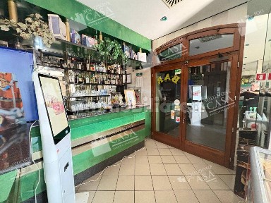 Locale commerciale in Vendita