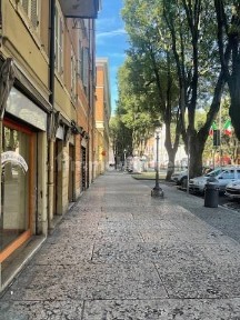 Locale commerciale in Affitto