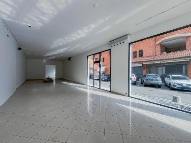 Locale commerciale in Affitto
