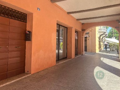 Locale commerciale in Affitto