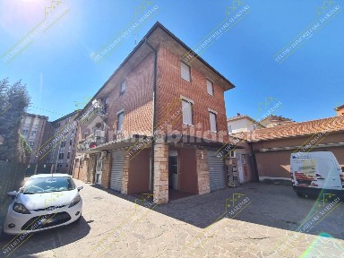 Locale commerciale in Affitto