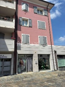 Locale commerciale in Affitto
