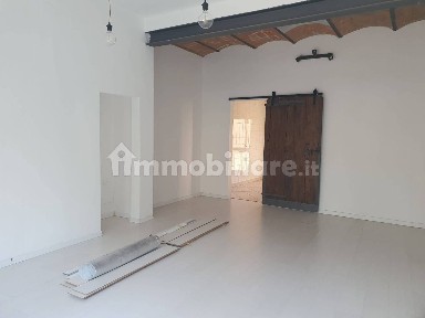 Locale commerciale in Affitto