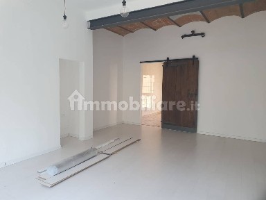 Locale commerciale in Affitto
