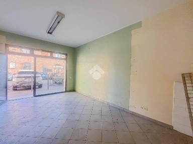 Locale commerciale in Affitto