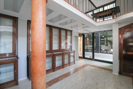 Locale commerciale in Affitto