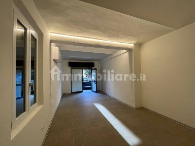 Locale commerciale in Affitto