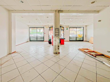 Locale commerciale in Affitto