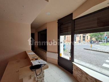 Locale commerciale in Affitto