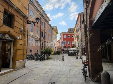 Locale commerciale in Affitto