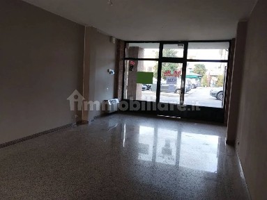 Locale commerciale in Affitto