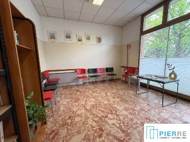 Locale commerciale in Affitto