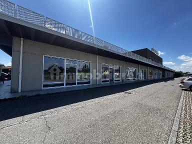 Locale commerciale in Affitto