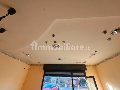 Locale commerciale in Affitto