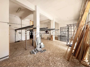 Locale commerciale in Affitto