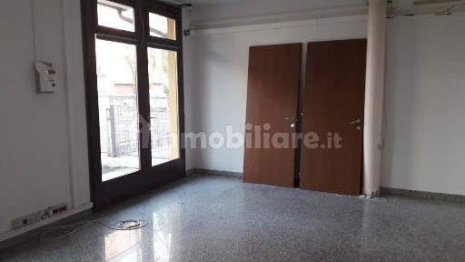 Locale commerciale in Affitto
