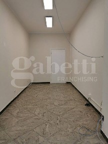 Locale commerciale in Affitto