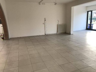 Locale commerciale in Affitto