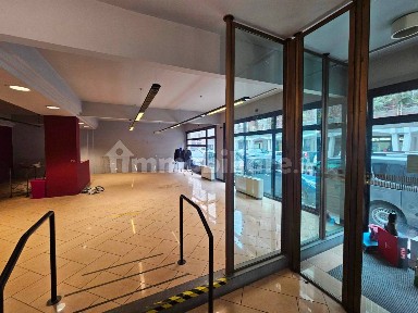Locale commerciale in Affitto