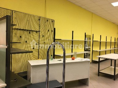 Locale commerciale in Affitto